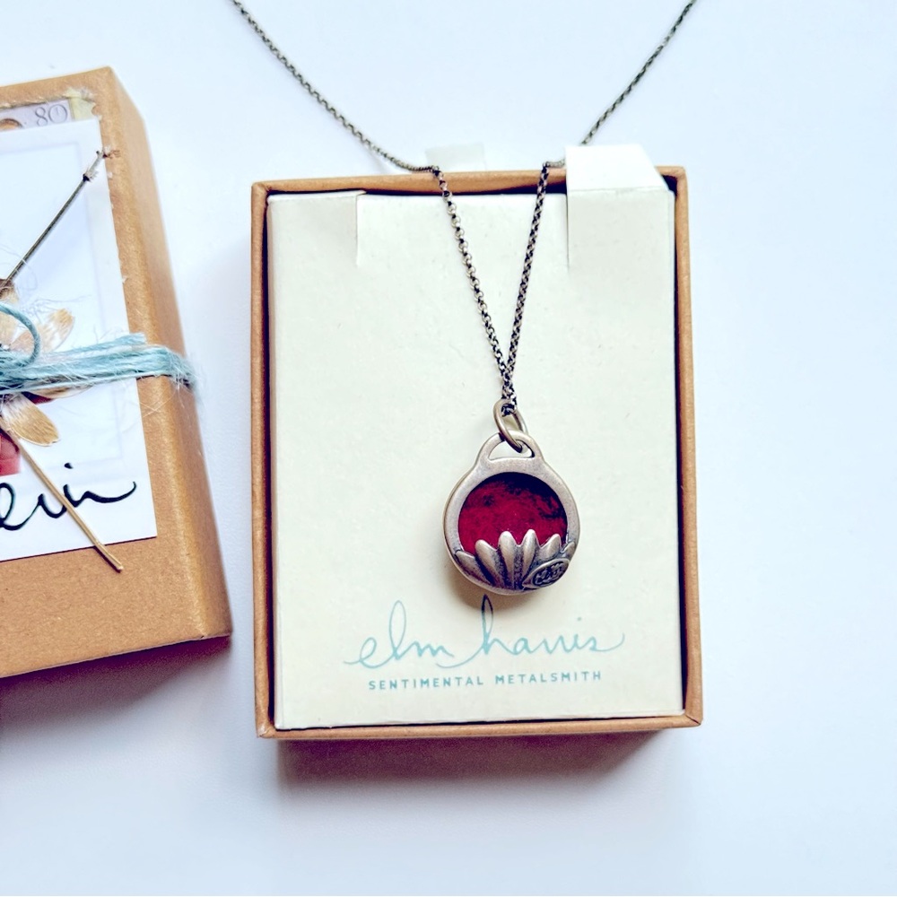 Necklace diffuser